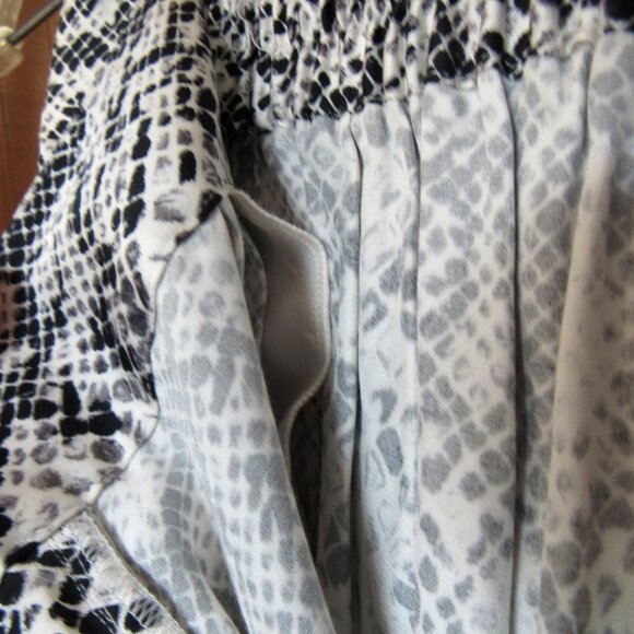 Good American Women’s Pants Snake Size 1 ,Wide Leg.Satin - Picture 2 of 9